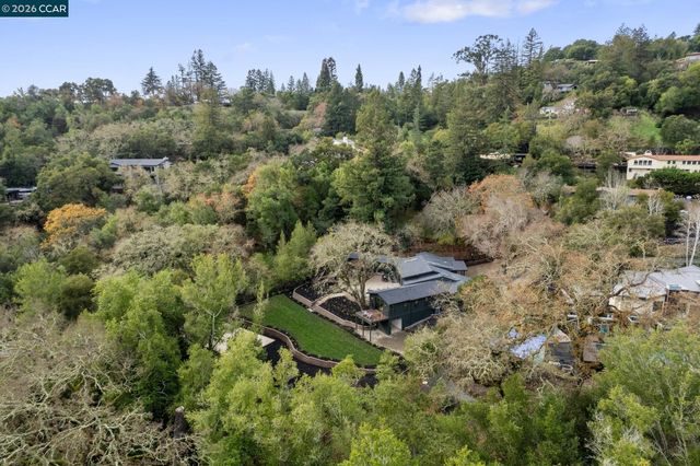 25 Snowberry Lane, Orinda, CA 94563