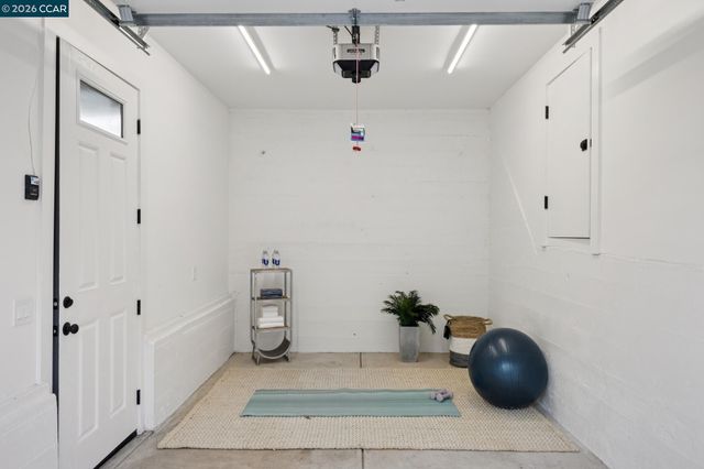 25 Snowberry Lane, Orinda, CA 94563