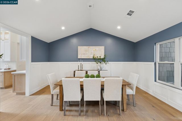 25 Snowberry Lane, Orinda, CA 94563