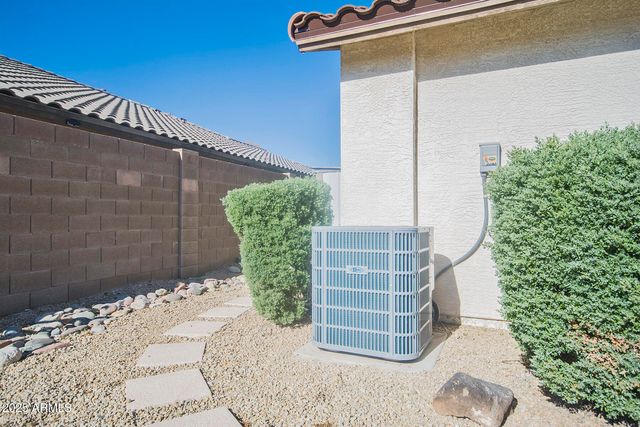 9935 W IRMA Lane, Peoria, AZ 85382