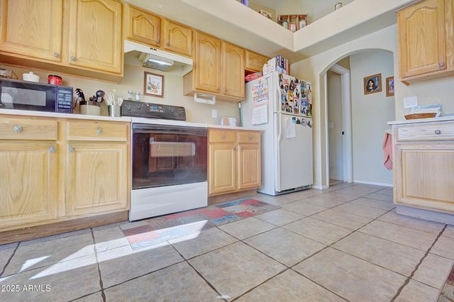 9935 W IRMA Lane, Peoria, AZ 85382