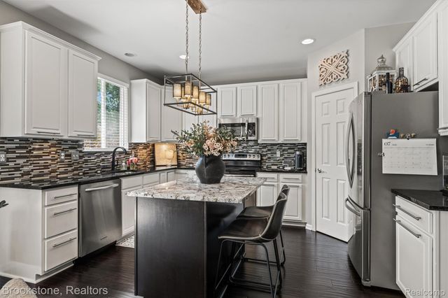 1161 Glass Lake Circle, Oxford Charter Township, MI 48371
