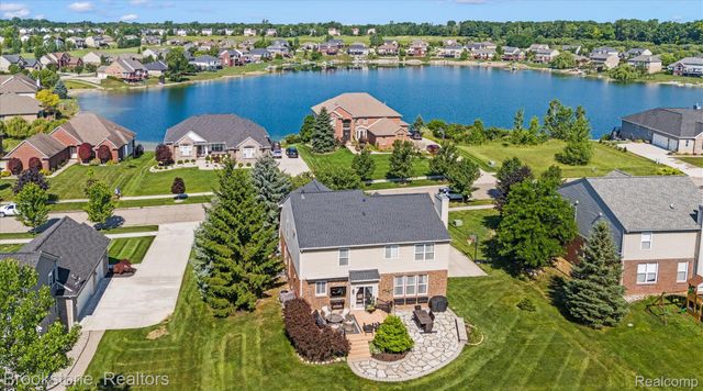 1161 Glass Lake Circle, Oxford Charter Township, MI 48371