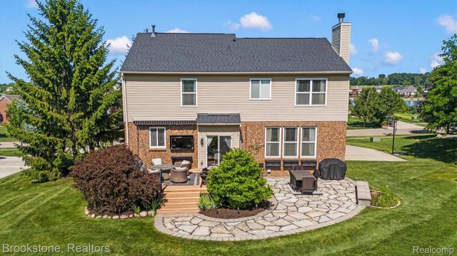 1161 Glass Lake Circle, Oxford Charter Township, MI 48371