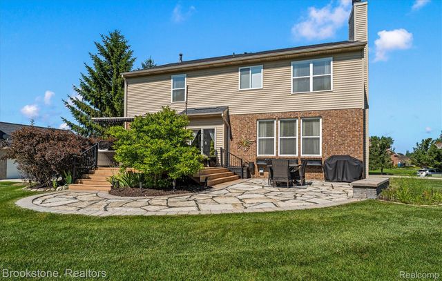 1161 Glass Lake Circle, Oxford Charter Township, MI 48371