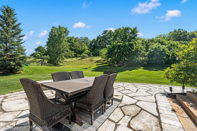 1161 Glass Lake Circle, Oxford Charter Township, MI 48371
