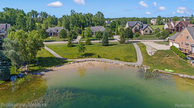 1161 Glass Lake Circle, Oxford Charter Township, MI 48371