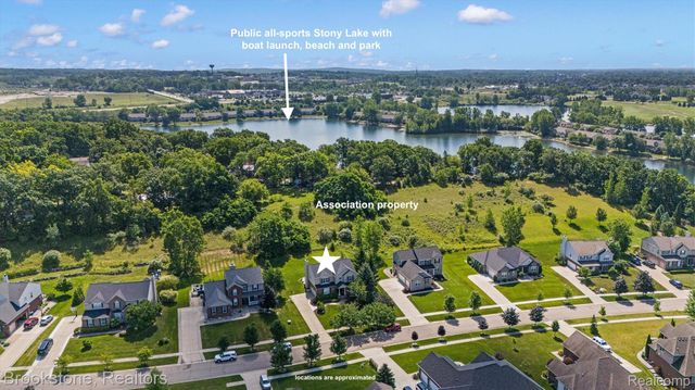 1161 Glass Lake Circle, Oxford Charter Township, MI 48371
