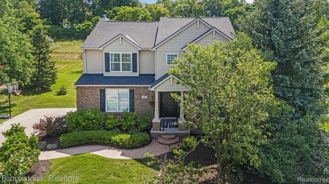 1161 Glass Lake Circle, Oxford Charter Township, MI 48371
