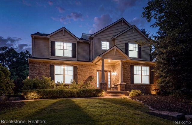 1161 Glass Lake Circle, Oxford Charter Township, MI 48371