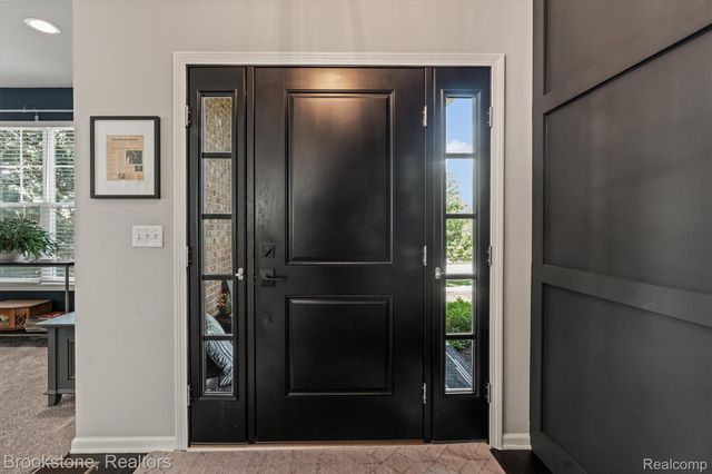 1161 Glass Lake Circle, Oxford Charter Township, MI 48371