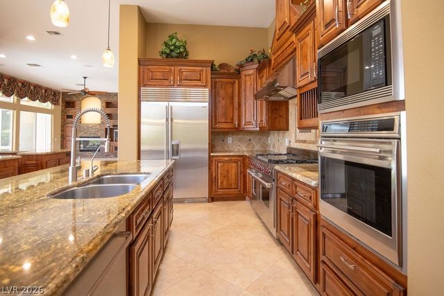 16 Belfair Court, Henderson, NV 89052