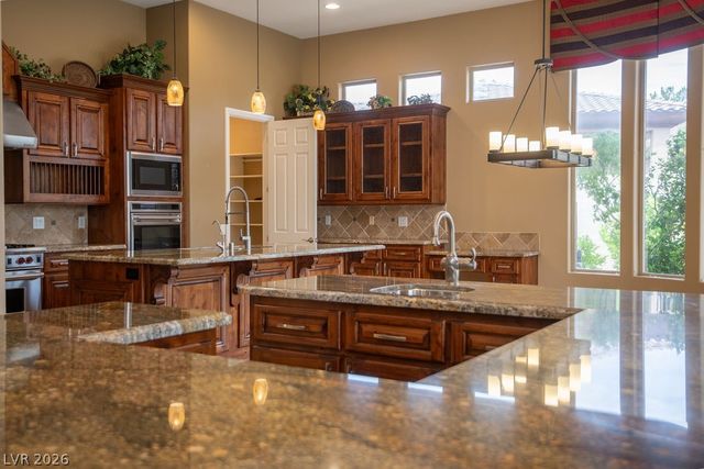 16 Belfair Court, Henderson, NV 89052