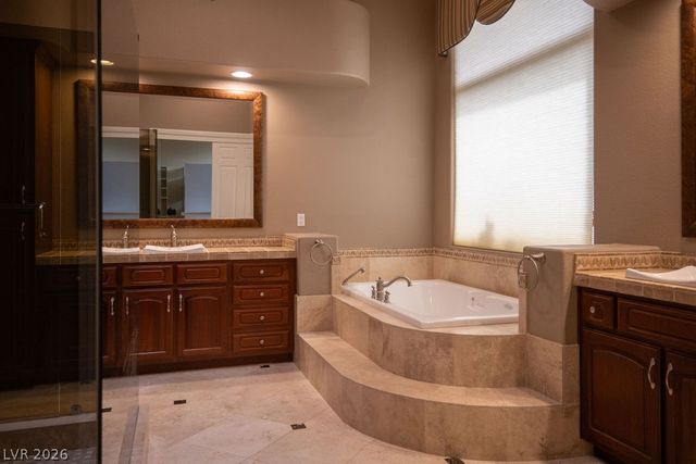 16 Belfair Court, Henderson, NV 89052
