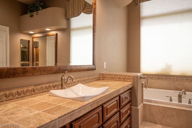 16 Belfair Court, Henderson, NV 89052