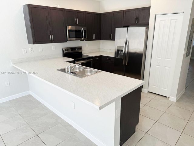 1884 SE 27th Rd 1884, Homestead, FL 33035