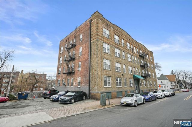 133 Maple Avenue 302, East Orange, NJ 07017