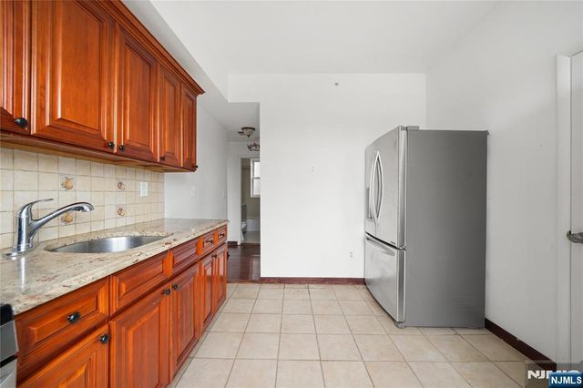 133 Maple Avenue 302, East Orange, NJ 07017