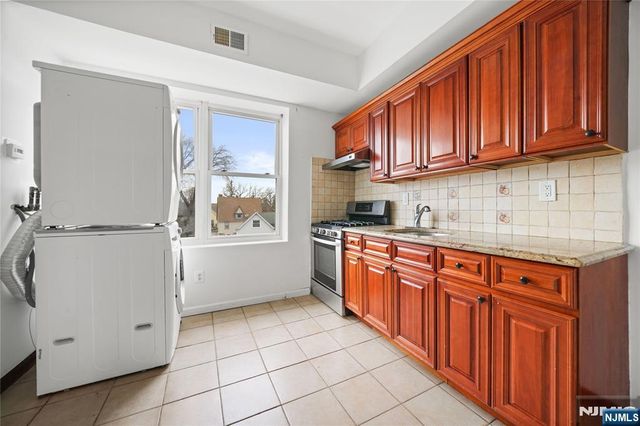 133 Maple Avenue 302, East Orange, NJ 07017