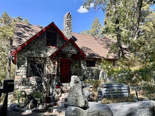 39722 Valley Of The Falls Drive, Forest Falls, CA 92339