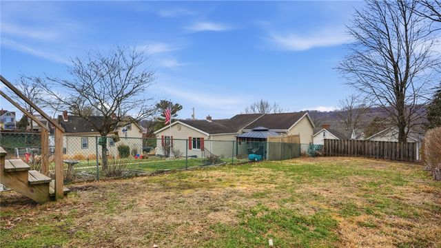 753 6th St, Oakmont, PA 15139