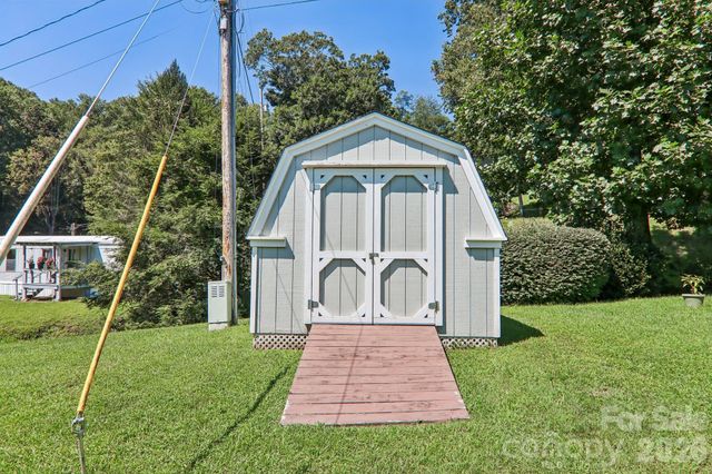 117 Pinellas Lane, Waynesville, NC 28785