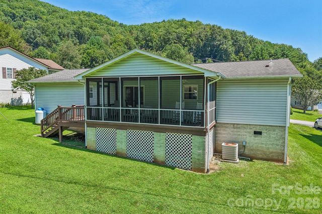 117 Pinellas Lane, Waynesville, NC 28785