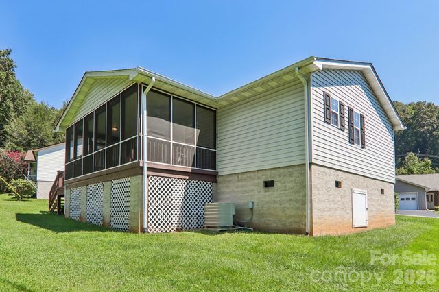 117 Pinellas Lane, Waynesville, NC 28785