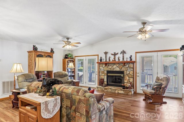 117 Pinellas Lane, Waynesville, NC 28785