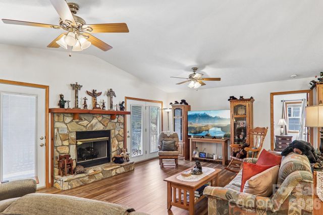 117 Pinellas Lane, Waynesville, NC 28785