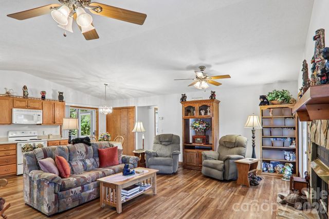 117 Pinellas Lane, Waynesville, NC 28785