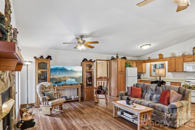 117 Pinellas Lane, Waynesville, NC 28785