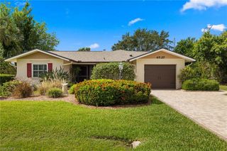 4527 Sierra LN, Bonita Springs, FL 34134