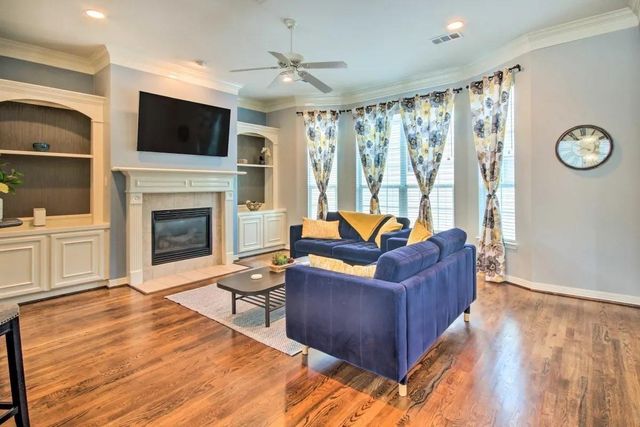 207 Knox Street, Houston, TX 77007