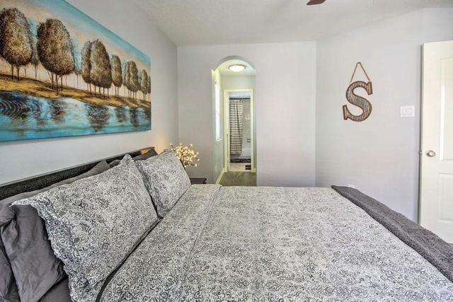 207 Knox Street, Houston, TX 77007