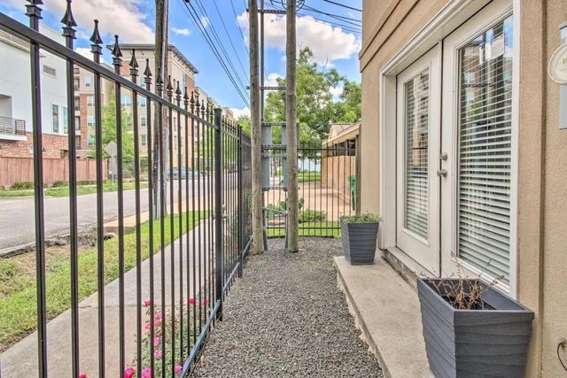 207 Knox Street, Houston, TX 77007