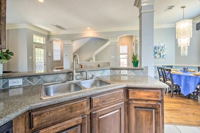 207 Knox Street, Houston, TX 77007