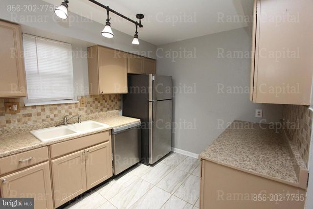 207 HAMPSHIRE RD, Sicklerville, NJ 08081