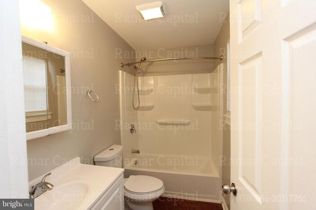 207 HAMPSHIRE RD, Sicklerville, NJ 08081