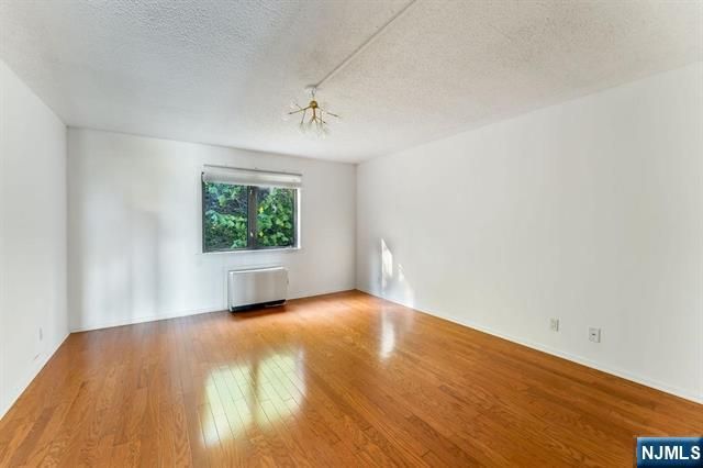 1150 River Road 4F, Edgewater, NJ 07020