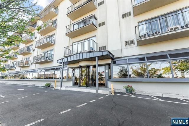 1150 River Road 4F, Edgewater, NJ 07020