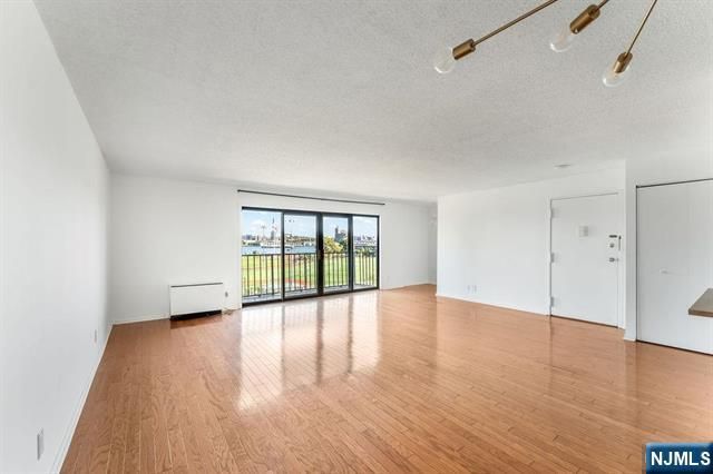 1150 River Road 4F, Edgewater, NJ 07020