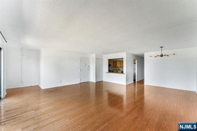 1150 River Road 4F, Edgewater, NJ 07020