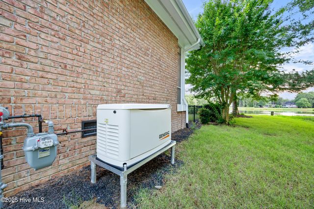376 Red Fox Run Drive, Wallace, NC 28466