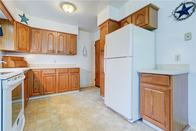 18 Palo Alto Drive, Henrietta, NY 14623