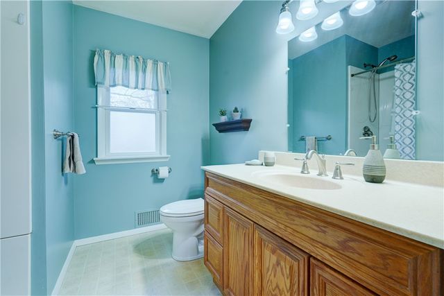 18 Palo Alto Drive, Henrietta, NY 14623