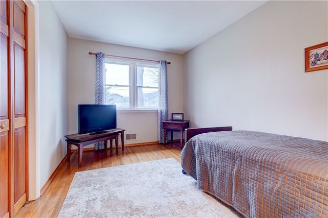 18 Palo Alto Drive, Henrietta, NY 14623