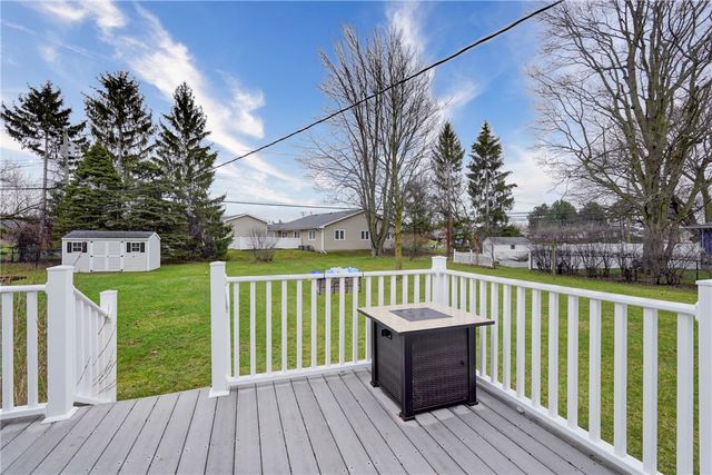 18 Palo Alto Drive, Henrietta, NY 14623