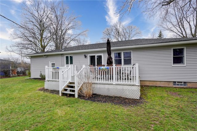 18 Palo Alto Drive, Henrietta, NY 14623