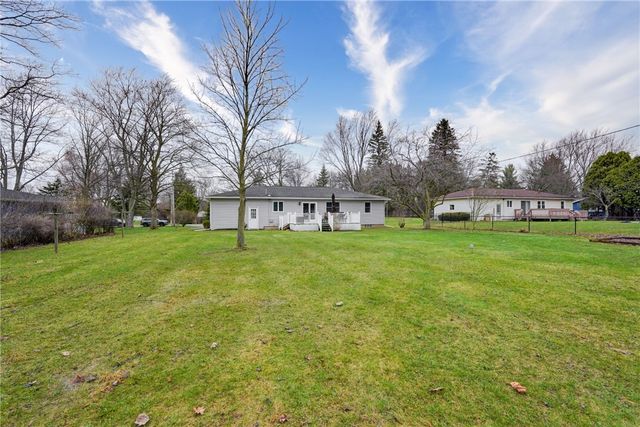 18 Palo Alto Drive, Henrietta, NY 14623